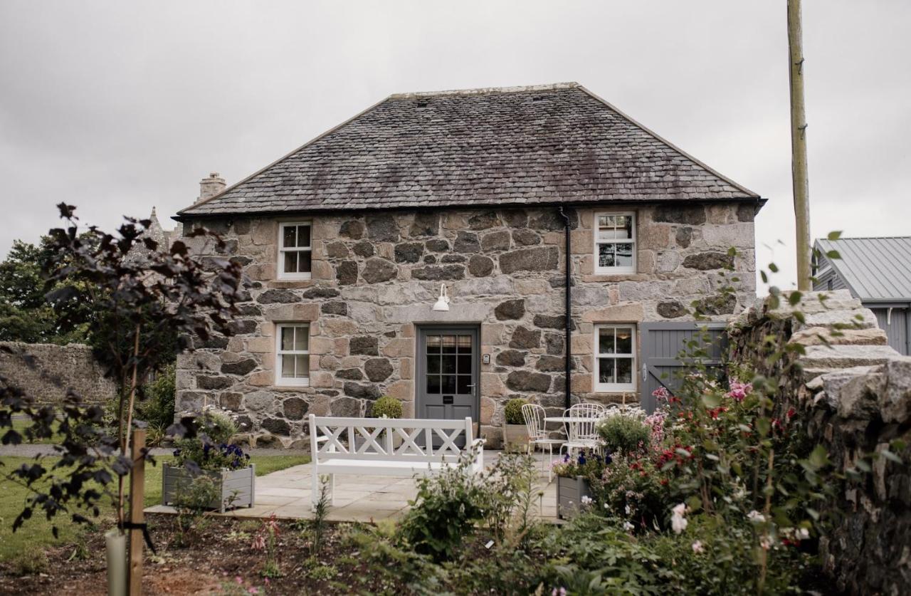 Alojamento de Turismo Selvagem The @ Barra Castle Inverurie