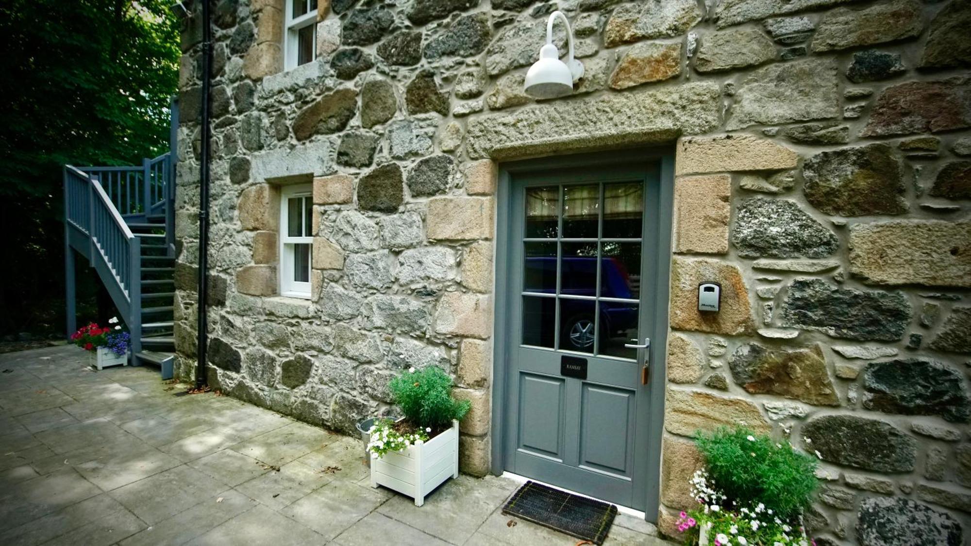 The @ Barra Castle Alojamento de Turismo Selvagem Inverurie